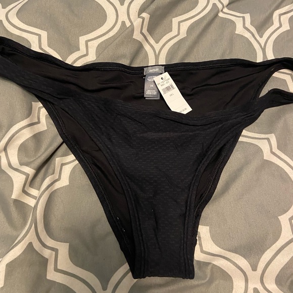 Aerie bikini bottoms. Large. New with tags. - Picture 1 of 4